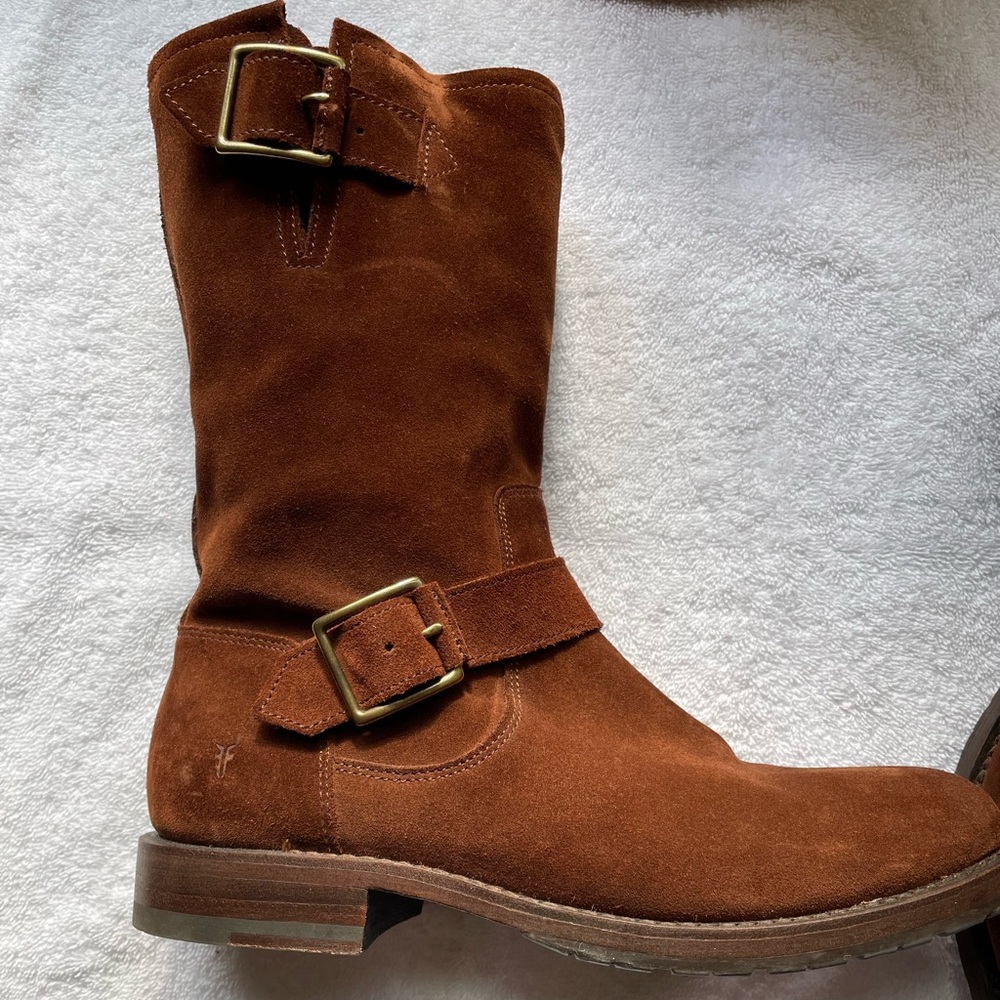 Frye brown suede boots, like new, size 7.5 worn twice.